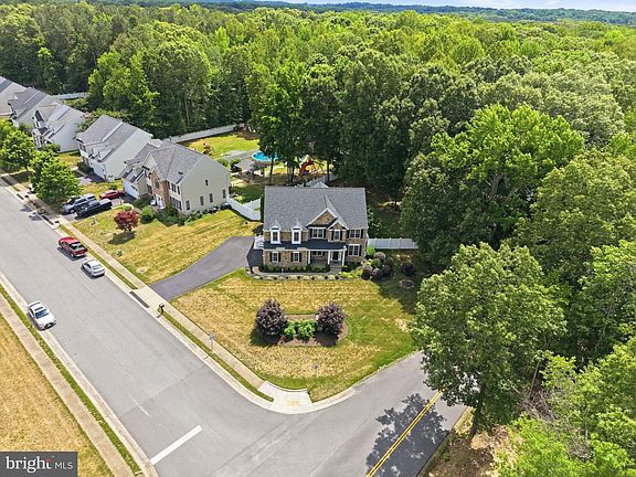 3rd image of 4397 Chatham Dr