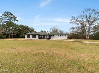 119 Hillsdale Gumpond Rd, Lumberton, MS 39455