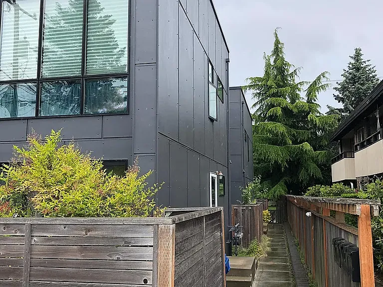 4009 California Ave SW #1 — Photo 1