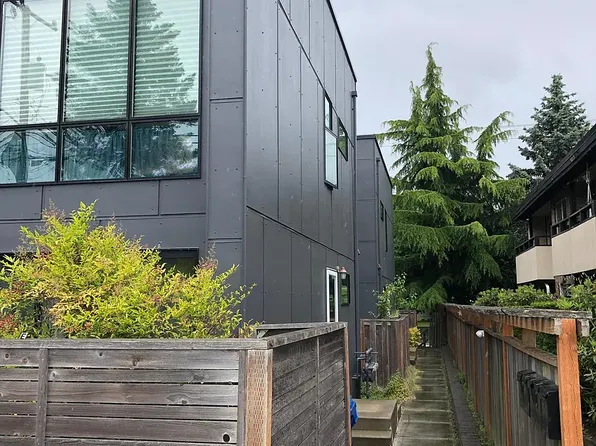 4009 California Ave SW #1, Seattle, WA 98116