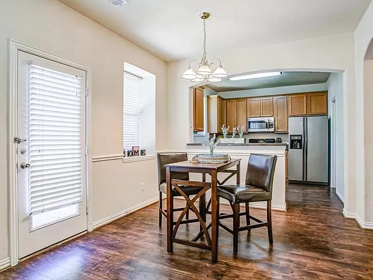 1208 Shamrock Dr — Photo 7
