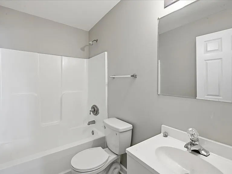 2810 Adams St — Photo 8
