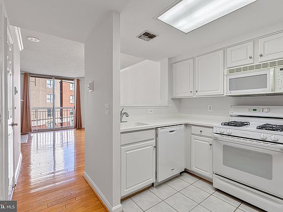 3rd image of 3830 9th St N APT 508E