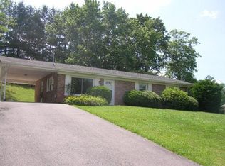 338 N Overlook Dr, Marion, VA 24354