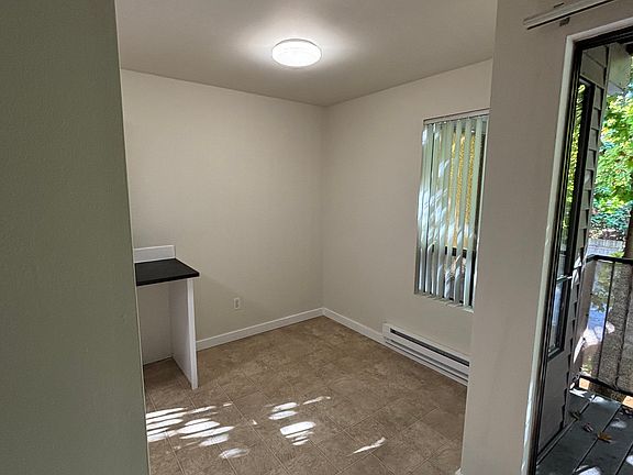 3rd image of 3107 NE 120th St APT 102