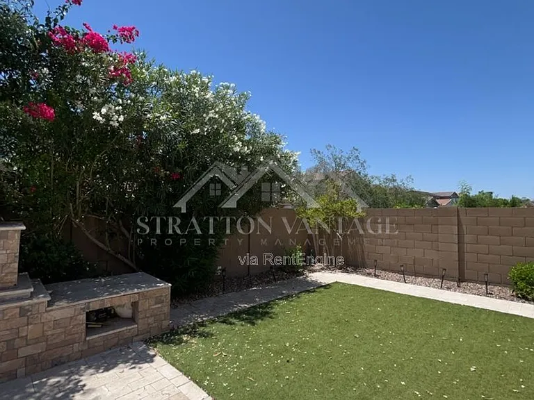 945 W Yellowstone Way — Photo 26