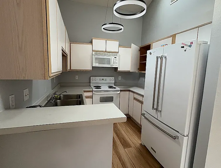 4420 Laguna Pl #E — Photo 3