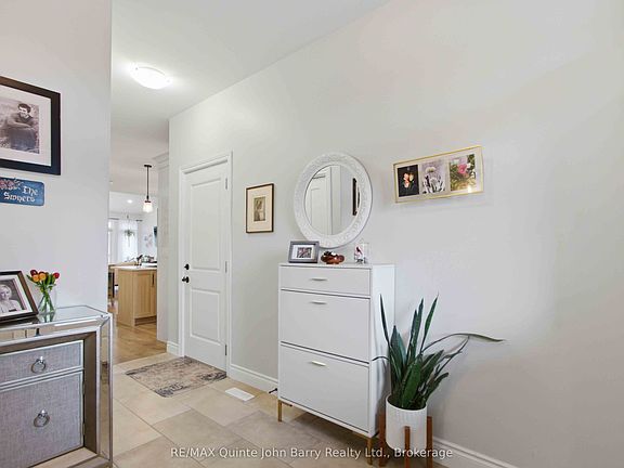 4th image of 28 Raycroft Dr