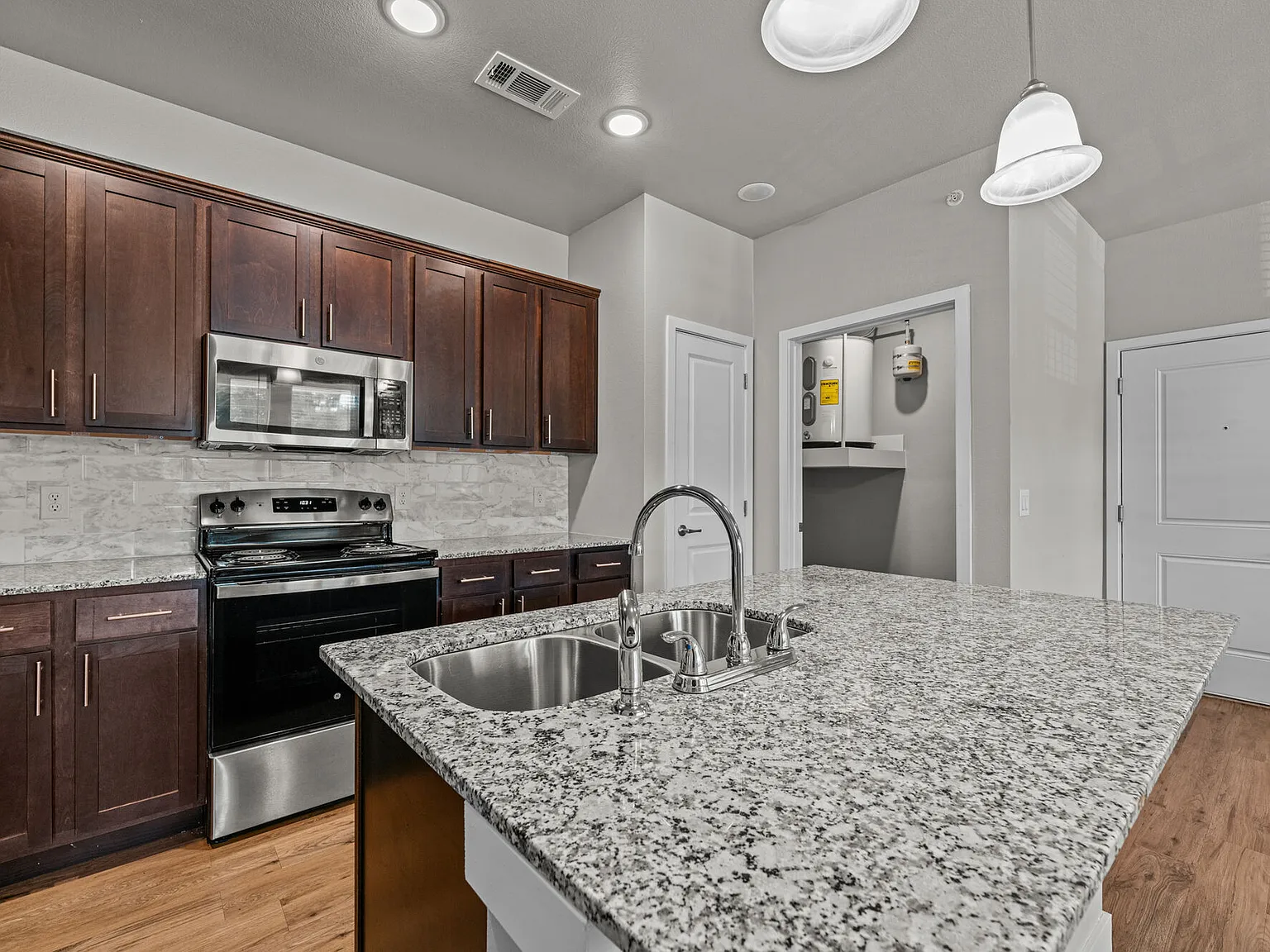 Pebble Brook Apartments — Photo 3