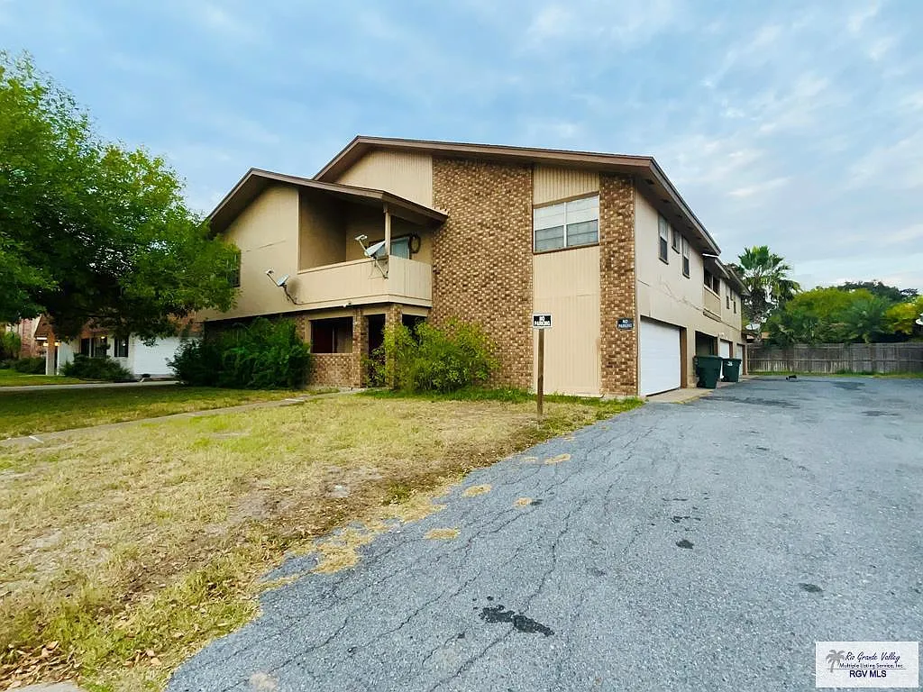 2 bed, 1.0 bath, 1100 sqft, $875 — Photo 1