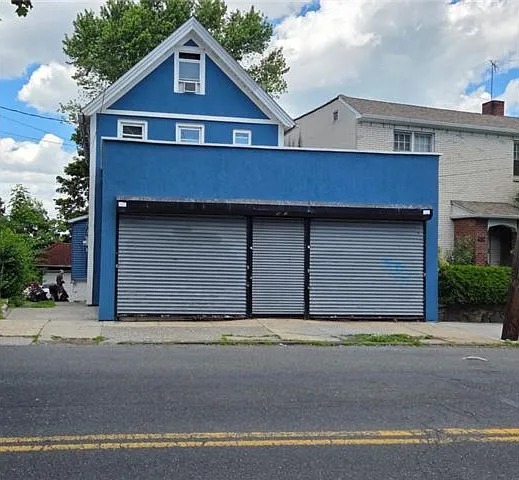 Studio, $1,700 — Photo 2