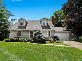 23588 Torrey St, Armada, MI 48005