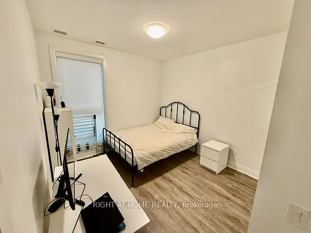 95 Dundas St W #29 — Photo 18
