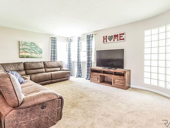 4th image of 410 N 5th St