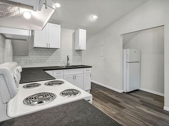 4th image of 1331 W 102nd St APT 3