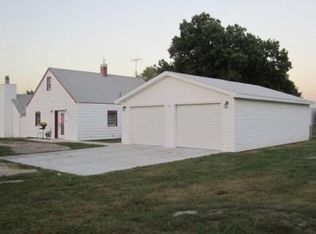 211 N Shady Bend Rd, Grand Island, NE 68801