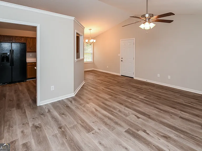 188 Carthage Blvd — Photo 3
