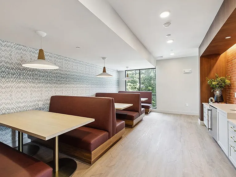 Jayden Apartments — Photo 18