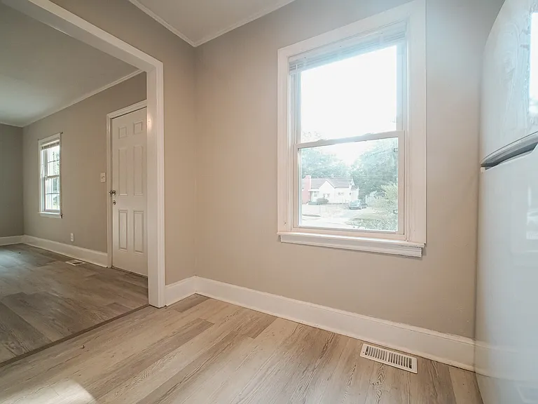 614 Ambassador St — Photo 6