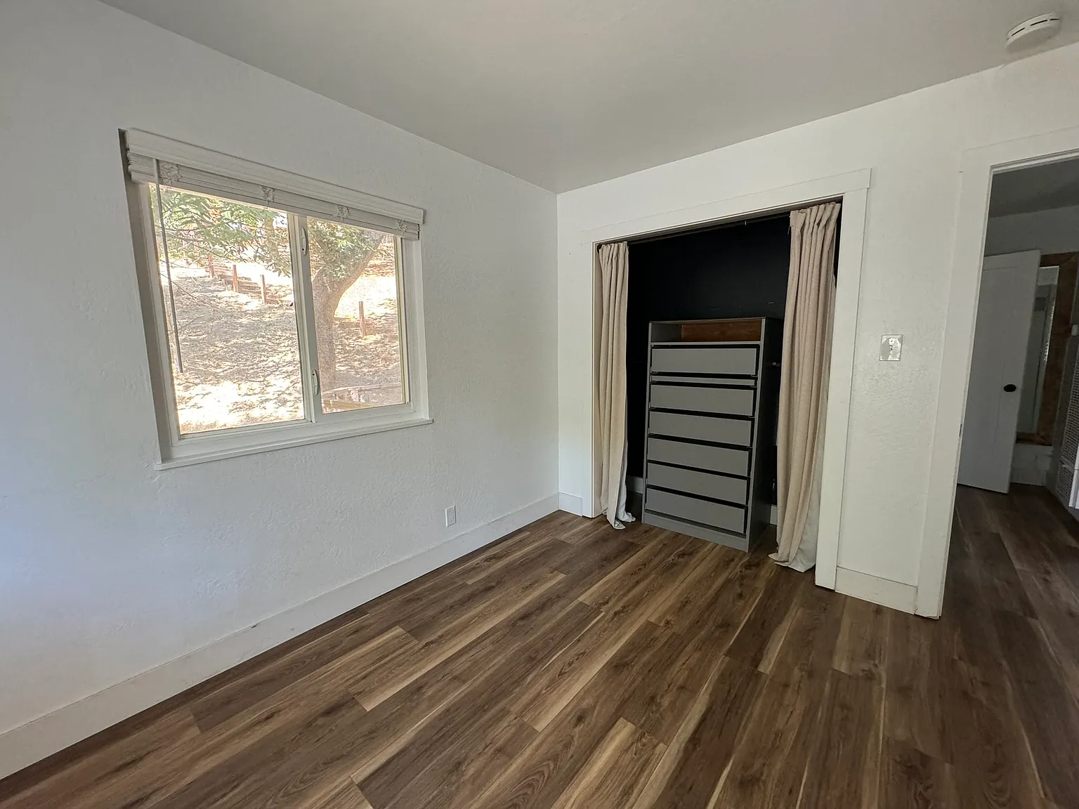 2 bed, 900 sqft, $4,195 — Photo 4