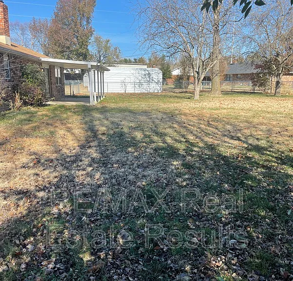 1810 Crouch St — Photo 19