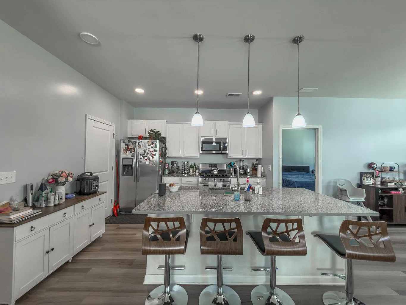 3 bed, 1741 sqft, $2,300 — Photo 3