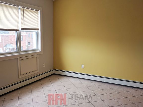 2nd image of 2811 49th St #2