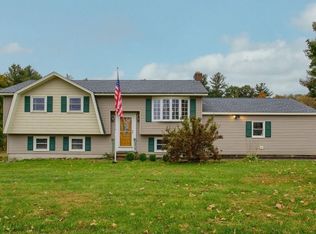 82 Oak Hill St, Pepperell, MA 01463