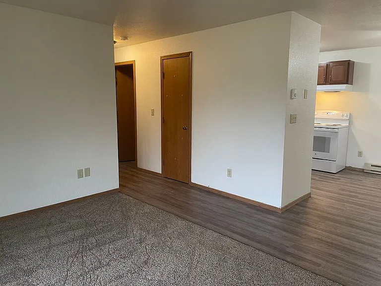 3949 Washington Avenue Apartments — Photo 5