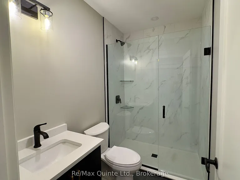 330 Victoria St N #4 — Photo 8