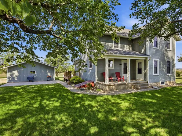 15403 140th Ave, Scotch Grove, IA 52310