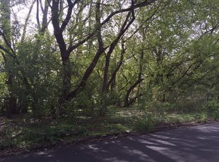 60 Marquette Dr, Highland Park, IL 60035