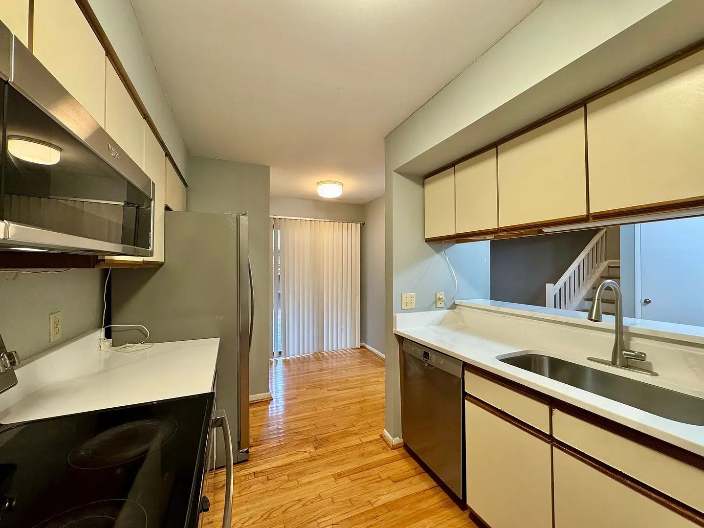 Modern 3BR Condo in Finley Forest Prime Chapel Hill Location near UNC & RTP — Photo 3