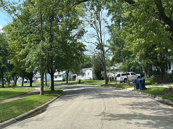 4th image of 2610 Mohawk Rd