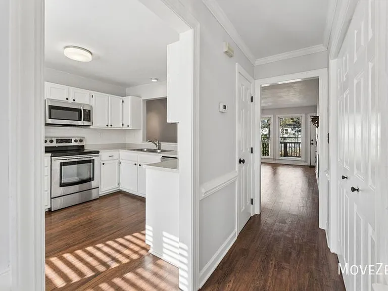 134 Sanair Ct — Photo 33