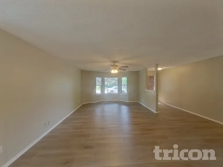 6455 Montarbor Dr — Photo 2