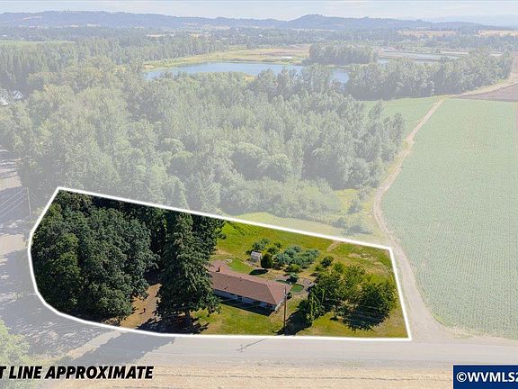2nd image of 39179 Santiam Bluffs Rd NE