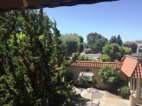 5th image of 1095 Alta Mira Dr APT B