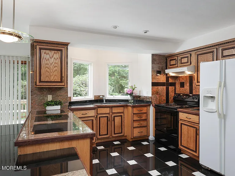 18 Seven Oaks Dr — Photo 15