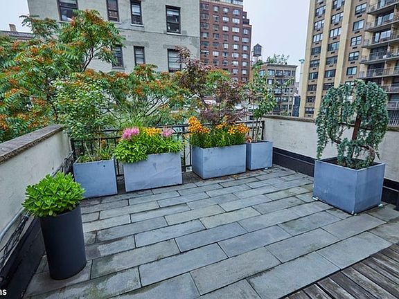 4th image of 219 W 70th St #4F