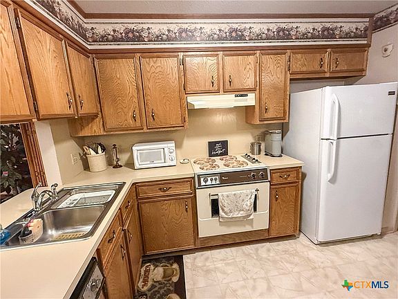 5th image of 214 Rattan Dr