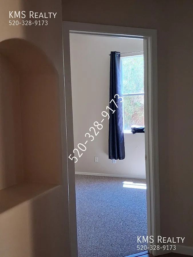 3078 W Desert Bird Ct Owner/Agent — Photo 4