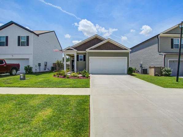 527 Red Twig Rd, Summerville, SC 29486