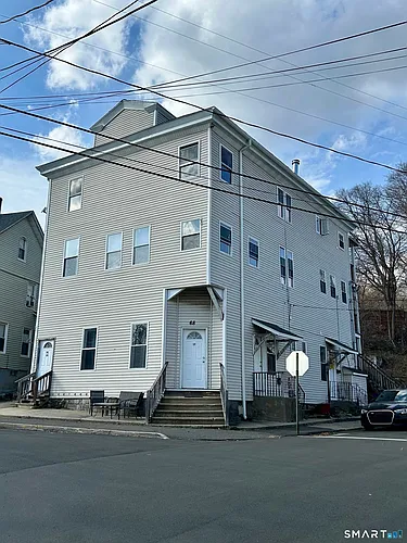 68 Anderson St Photo 1