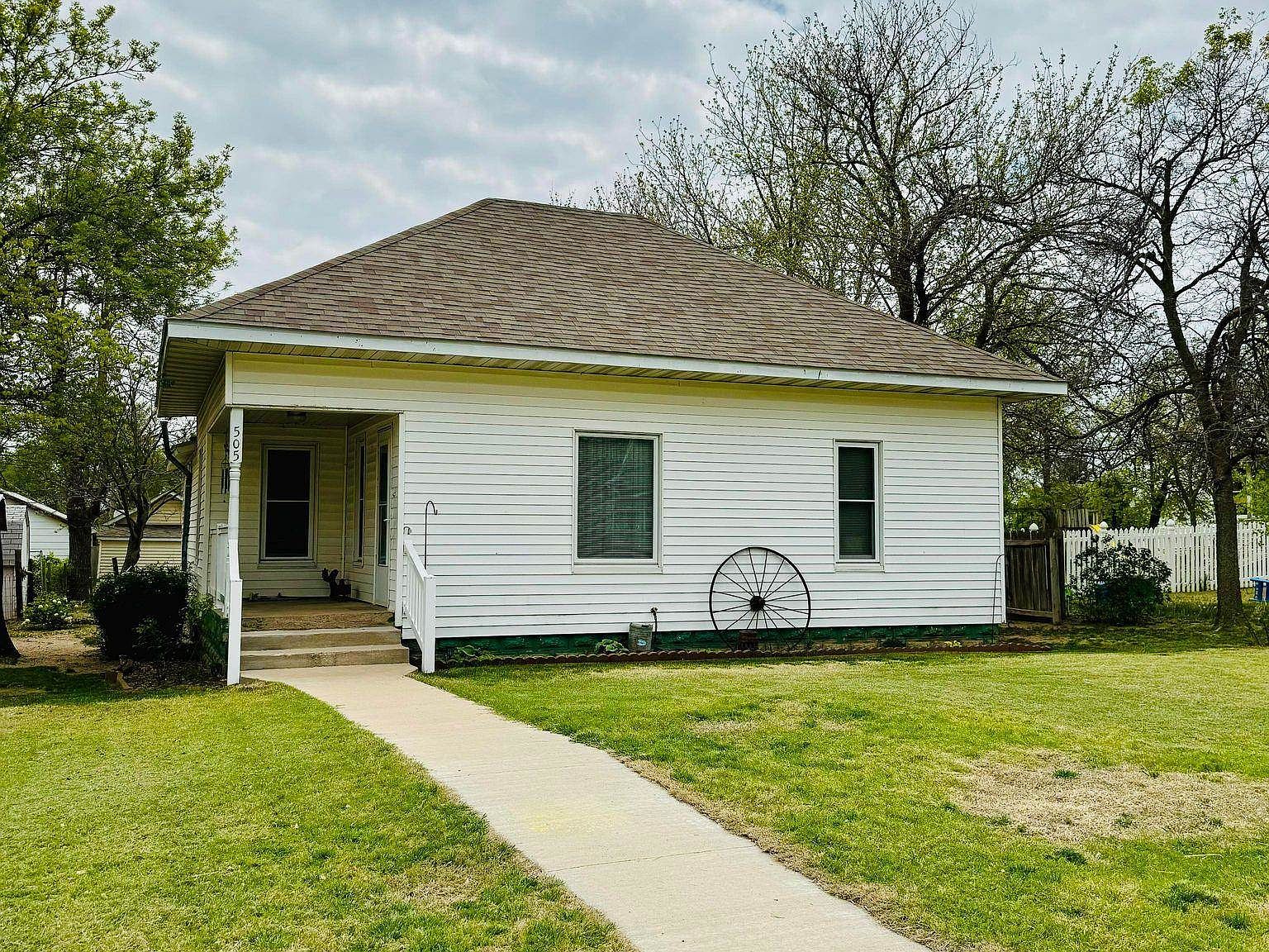 505 E Cottonwood St, Coldwater, KS 67029 | Zillow