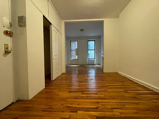 Rented by HOLTON REAL ESTATE INC. | media 11