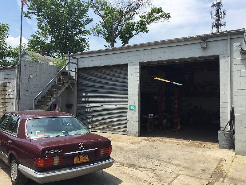 1st image of 442 Northfield Ave