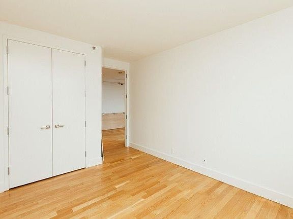 4th image of 114 Troutman St #2B