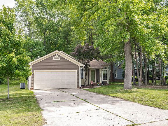 2nd image of 12806 Hedgeway Dr