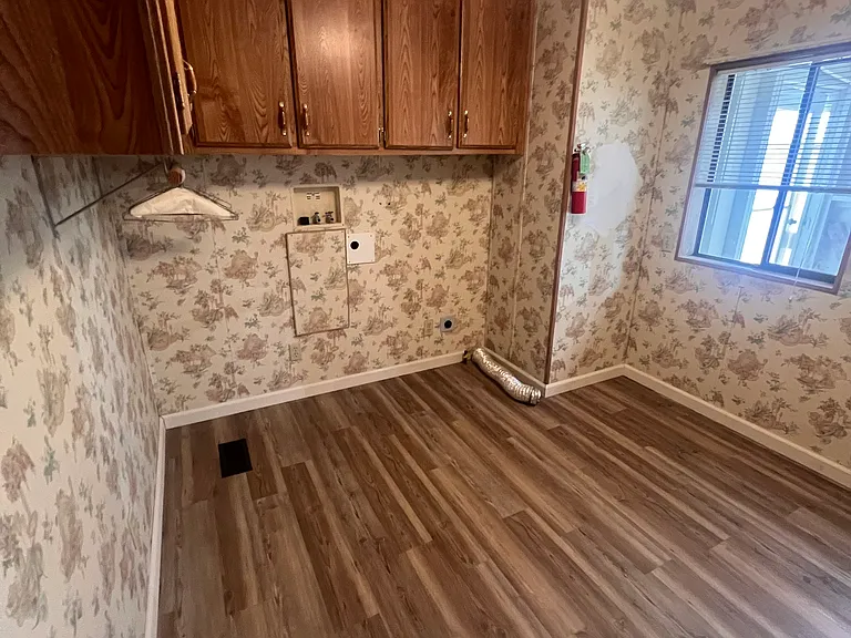 16075 Jellys Ferry Rd — Photo 16